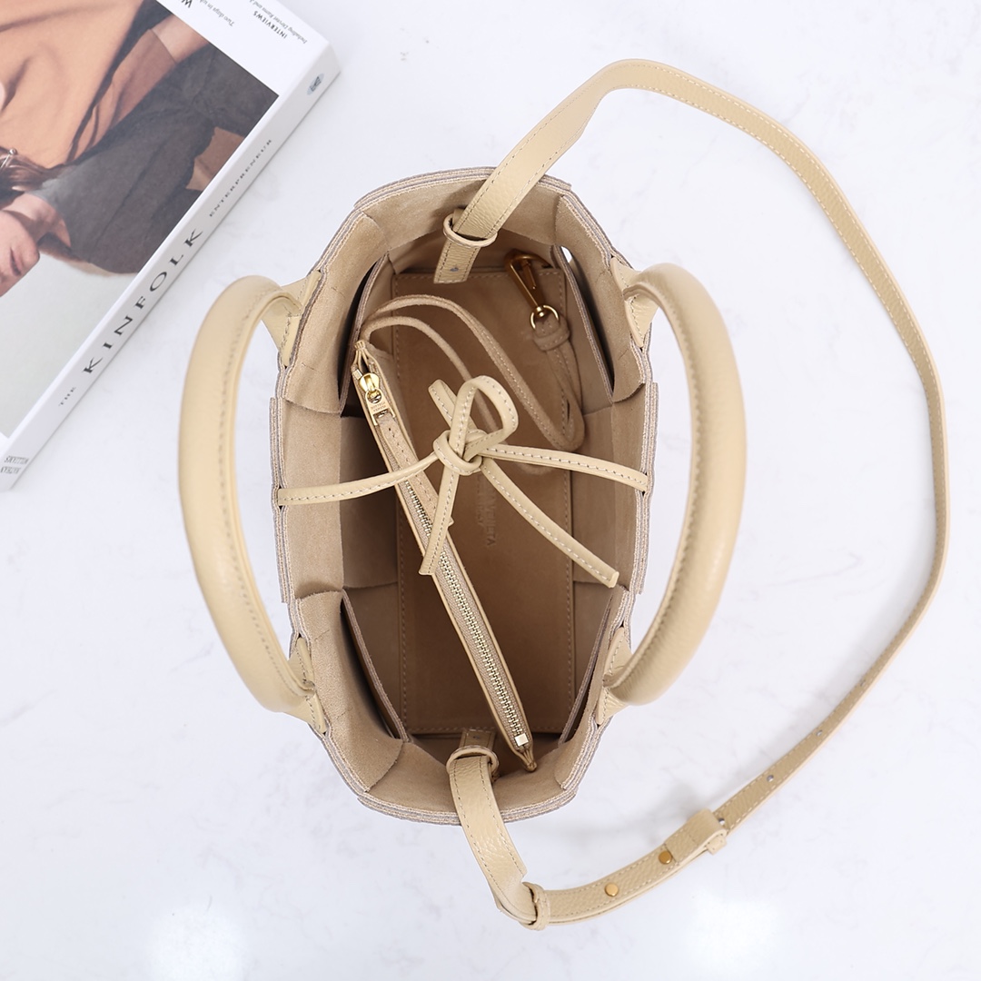 Bottega Veneta Mini Arco Tote Bag - PerfectKickZ
