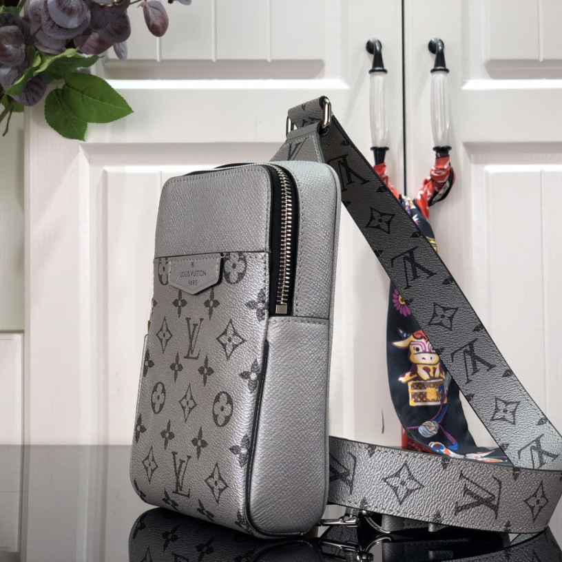 Louis Vuitton Outdoor Slingbag  (13-21-5cm)   M30833 - PerfectKickZ