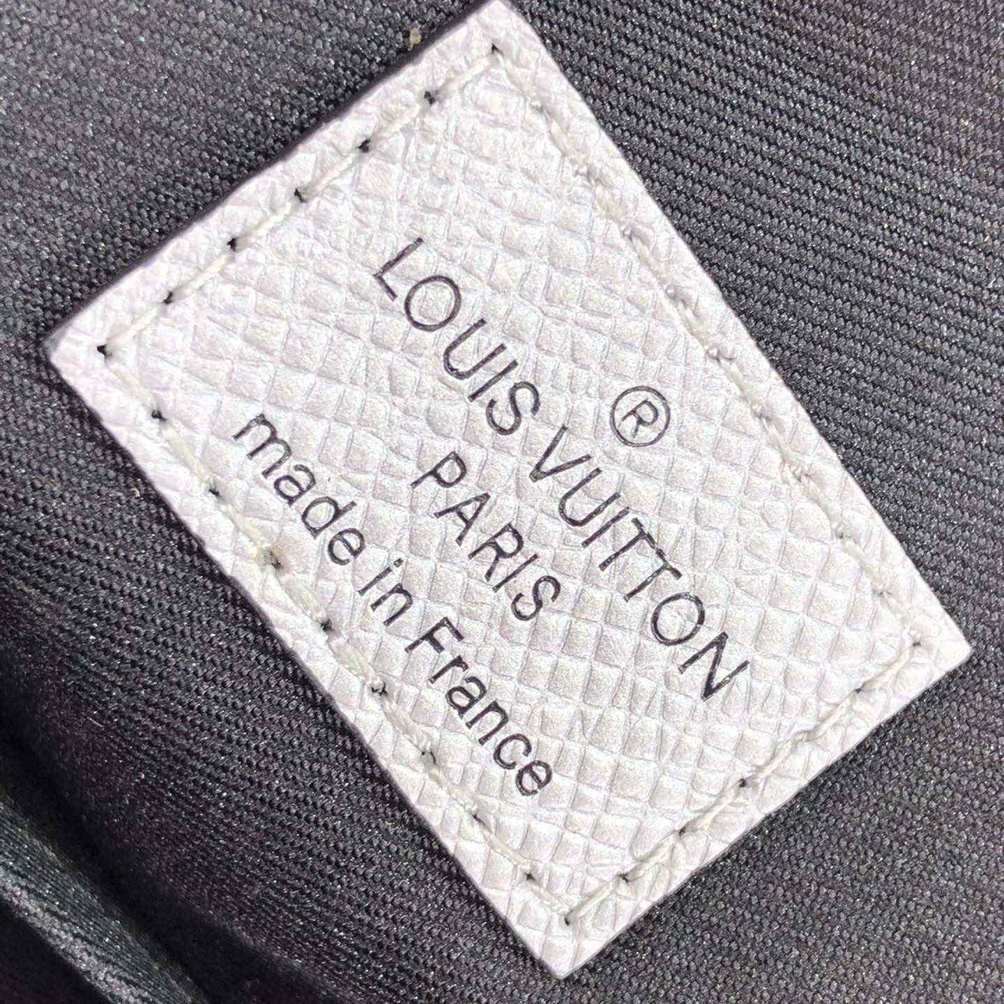 Louis Vuitton Outdoor Slingbag  (13-21-5cm)   M30833 - PerfectKickZ