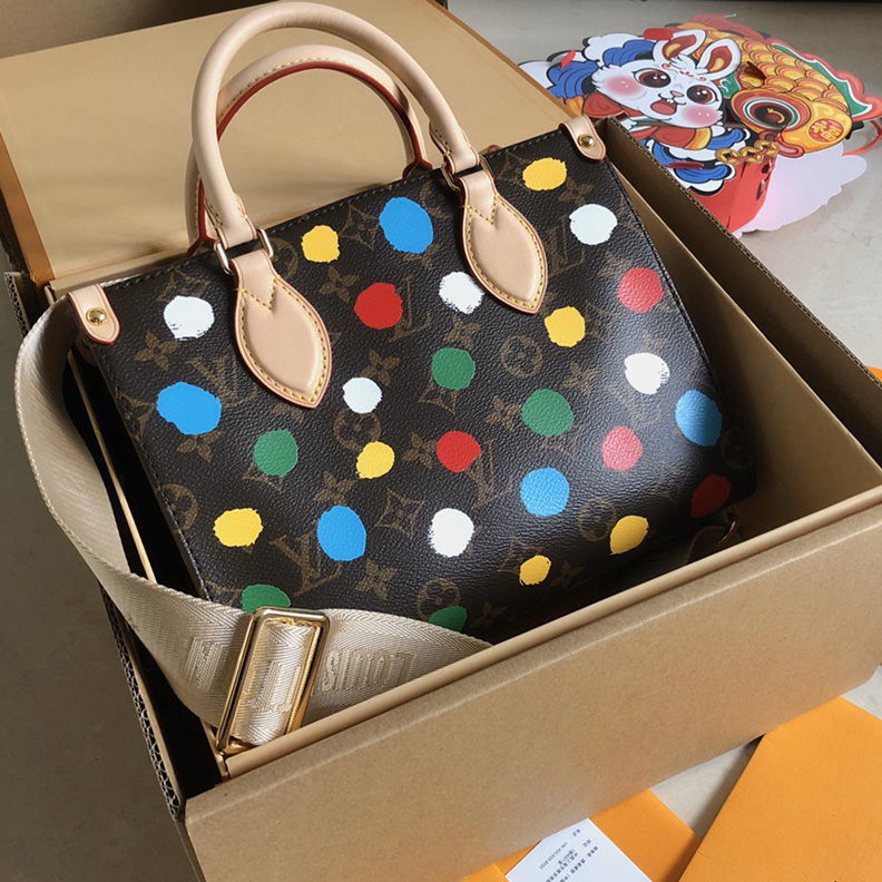Louis Vuitton LV x YK OnTheGo PM​ (25 x 19 x 11.5 CM)   M46380 - PerfectKickZ