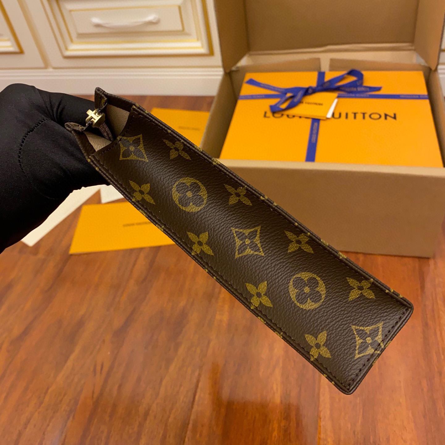 Louis Vuitton Toiletry Pouch (25x20x5.5CM)     M47542 - PerfectKickZ