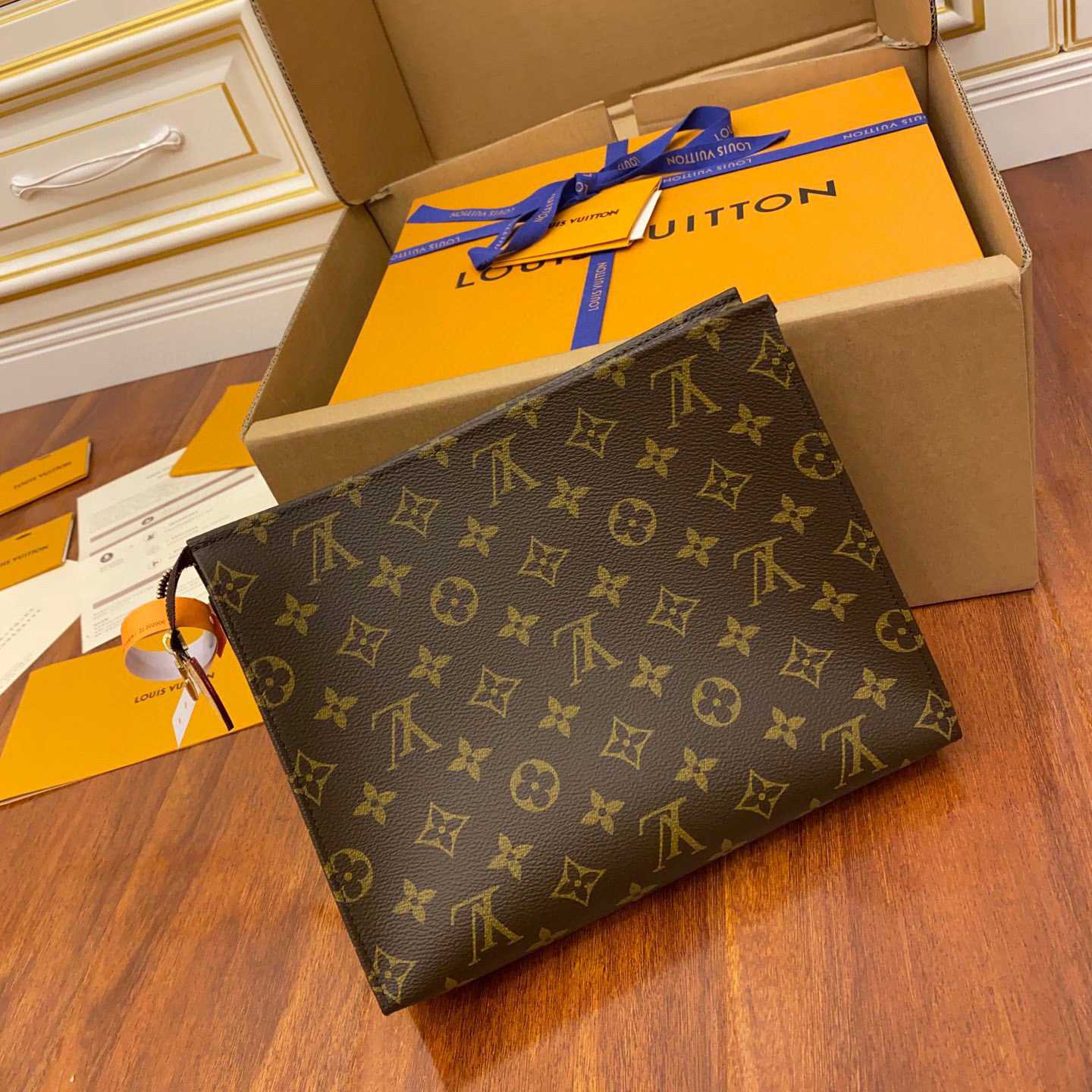 Louis Vuitton Toiletry Pouch (25x20x5.5CM)     M47542 - PerfectKickZ