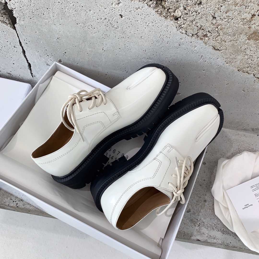 Maison Margiela Tabi Lace-Ups Loafers - PerfectKickZ