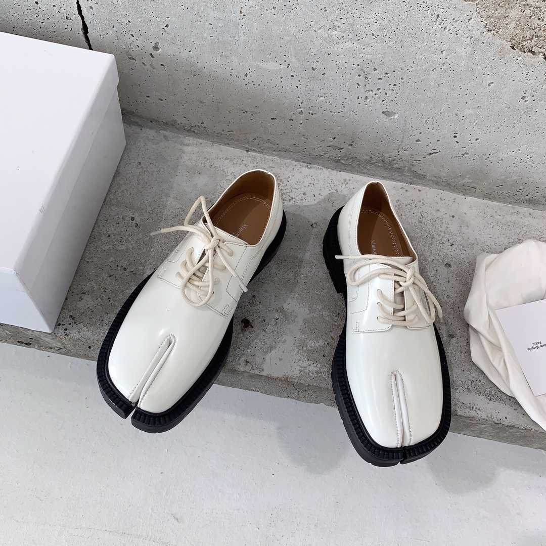 Maison Margiela Tabi Lace-Ups Loafers - PerfectKickZ