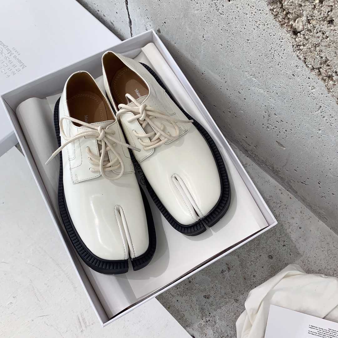 Maison Margiela Tabi Lace-Ups Loafers - PerfectKickZ