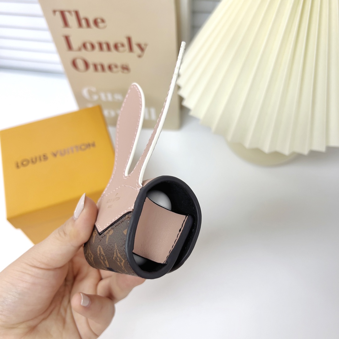 Louis Vuitton Rabbit Earpods Case    GI0863 - PerfectKickZ