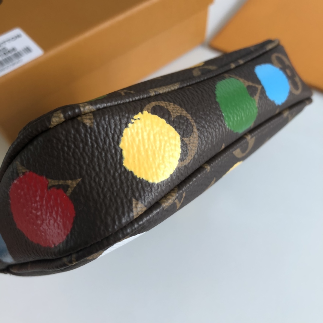 Louis Vuitton LV x YK Mini Pochette Accessoires(14 x 9 x 2cm)        M81866 - PerfectKickZ