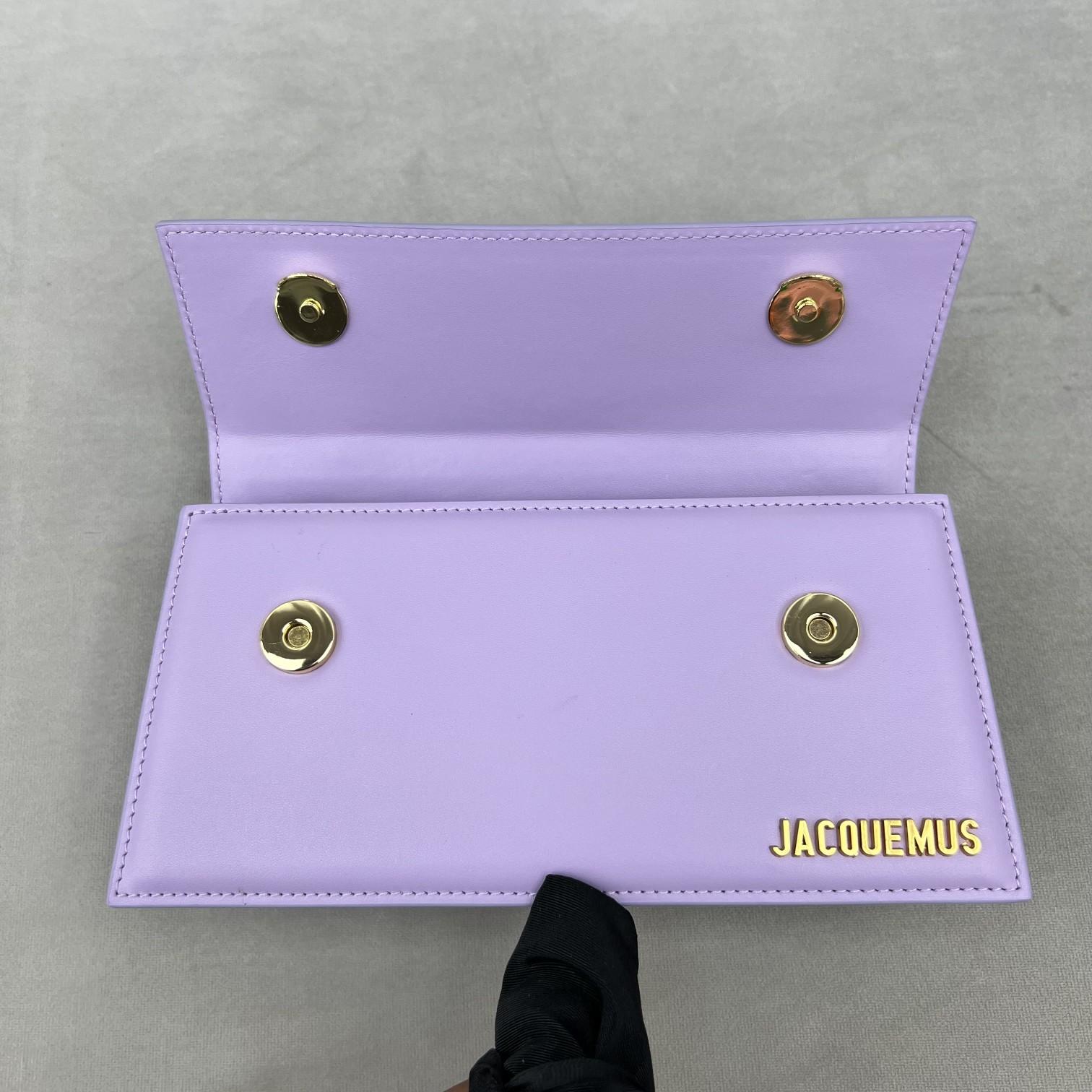Jacquemus Le Chiquito Long Signature Handbag(21-10-6cm) - 