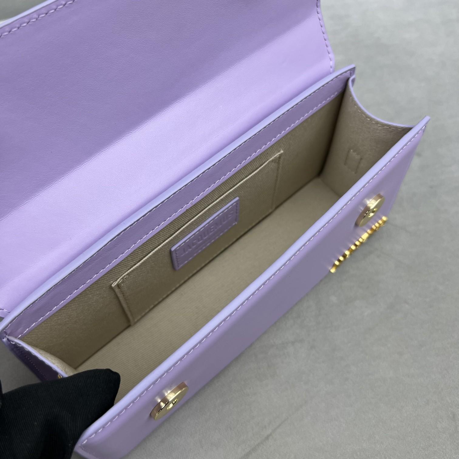 Jacquemus Le Chiquito Long Signature Handbag(21-10-6cm) - 