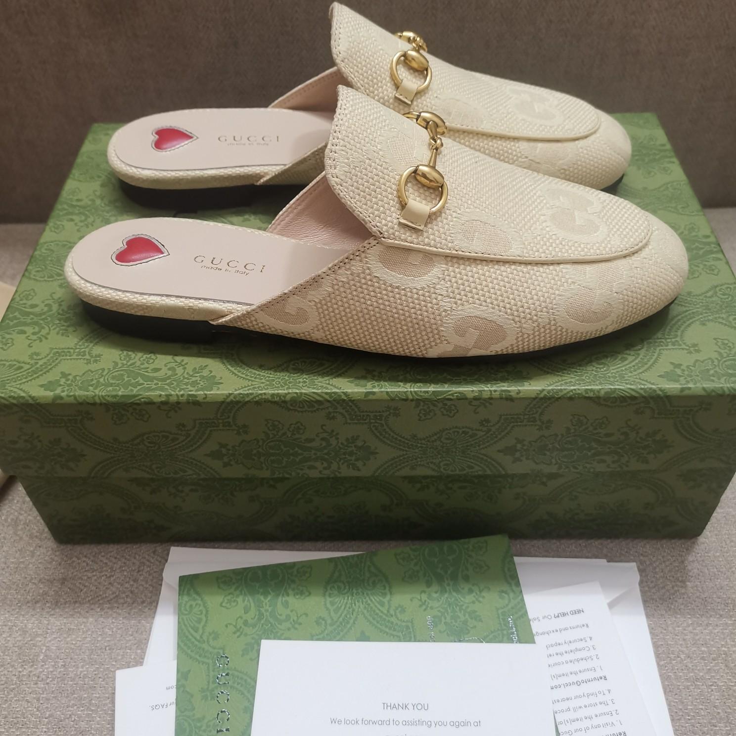 Gucci Women's Jumbo GG Princetown Slipper - PerfectKickZ