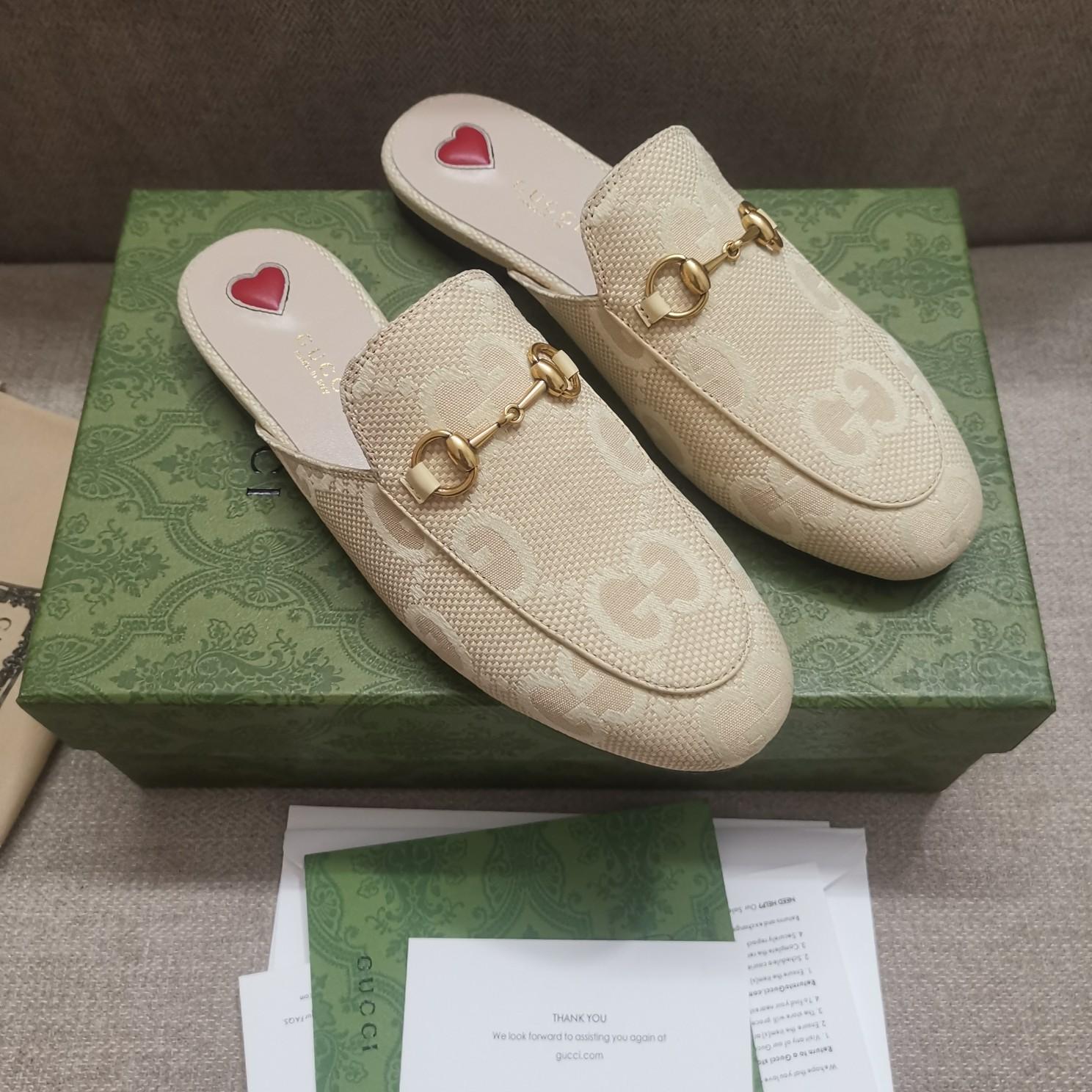 Gucci Women's Jumbo GG Princetown Slipper - PerfectKickZ