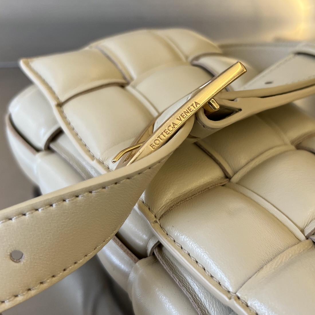 Bottega Veneta Small Padded Cassette - 