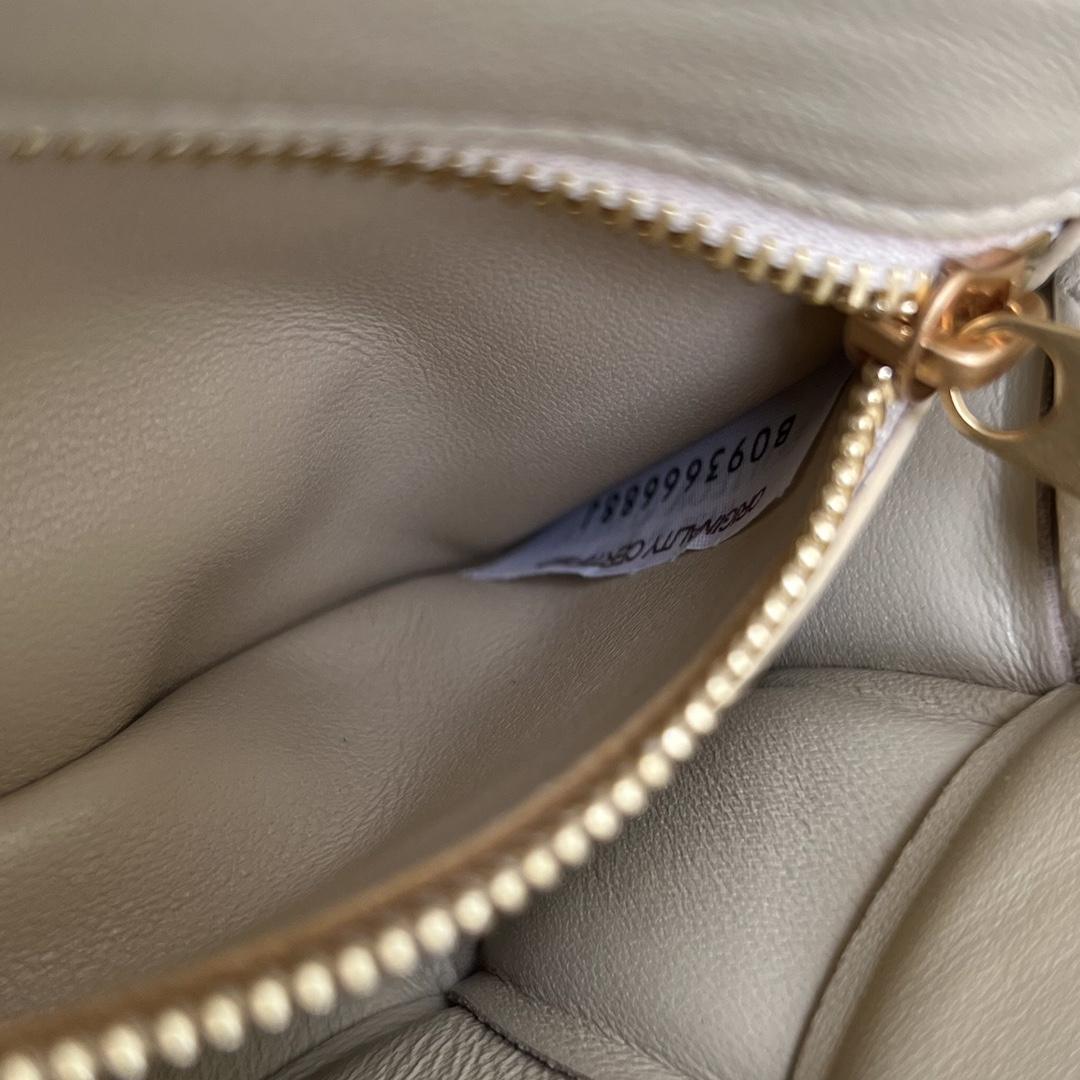 Bottega Veneta Small Padded Cassette - 