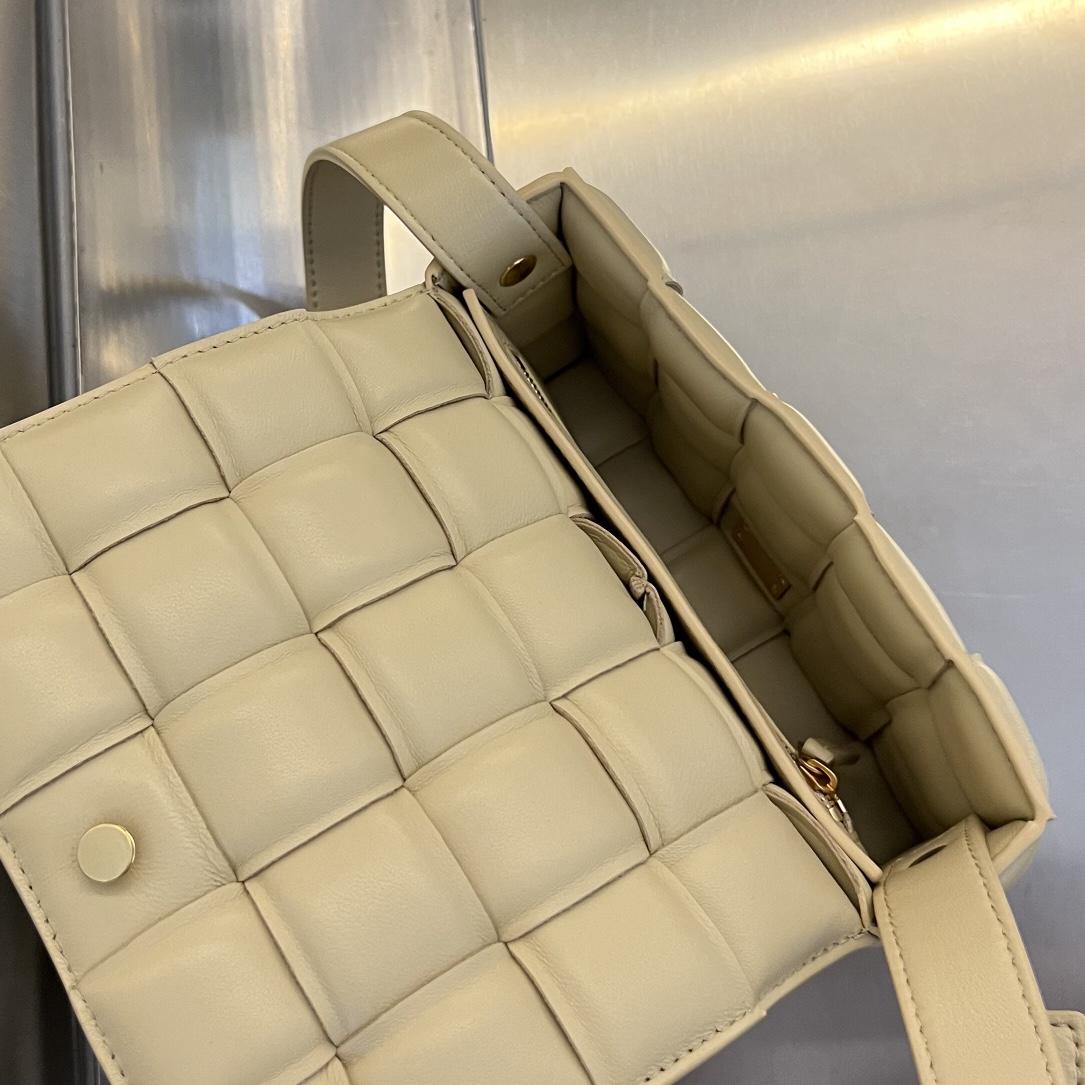 Bottega Veneta Small Padded Cassette - 