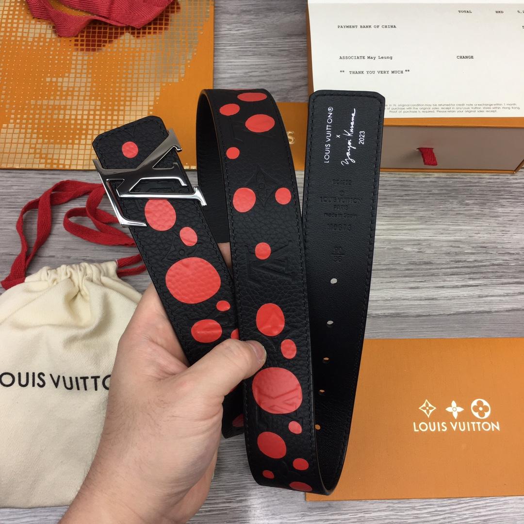 Louis Vuitton LV X YK LV Initiales 40MM Reversible Belt   M0673T - PerfectKickZ