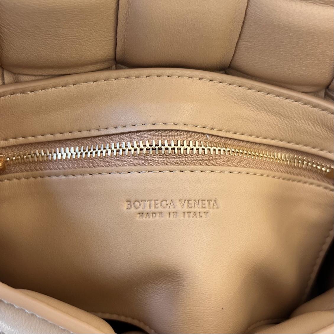 Bottega Veneta Small Padded Cassette - 