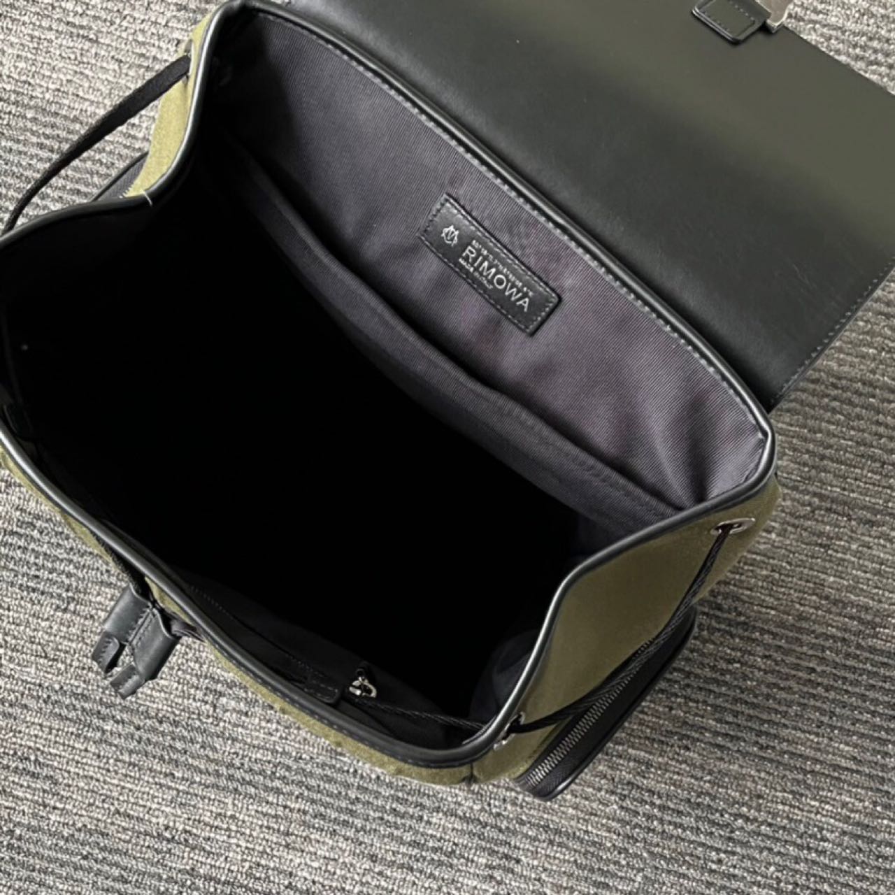 Rimowa Flap Backpack Large (44-37-16cm) - PerfectKickZ
