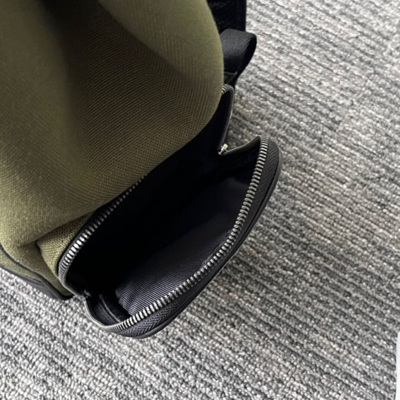 Rimowa Flap Backpack Large (44-37-16cm) - PerfectKickZ