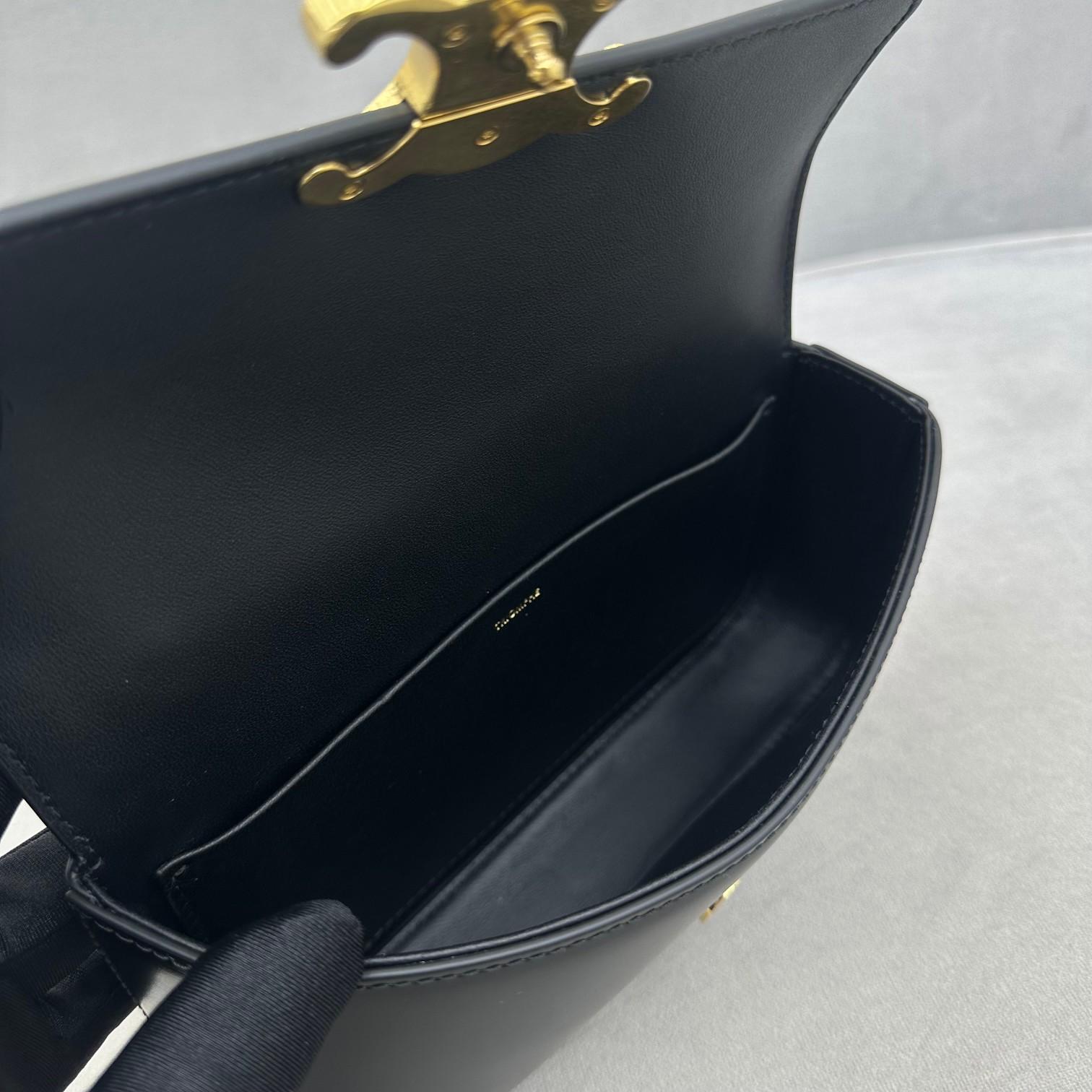Celine Chain Shoulder Bag Triomphe With Strass Closure In Shiny Calfskin  - 