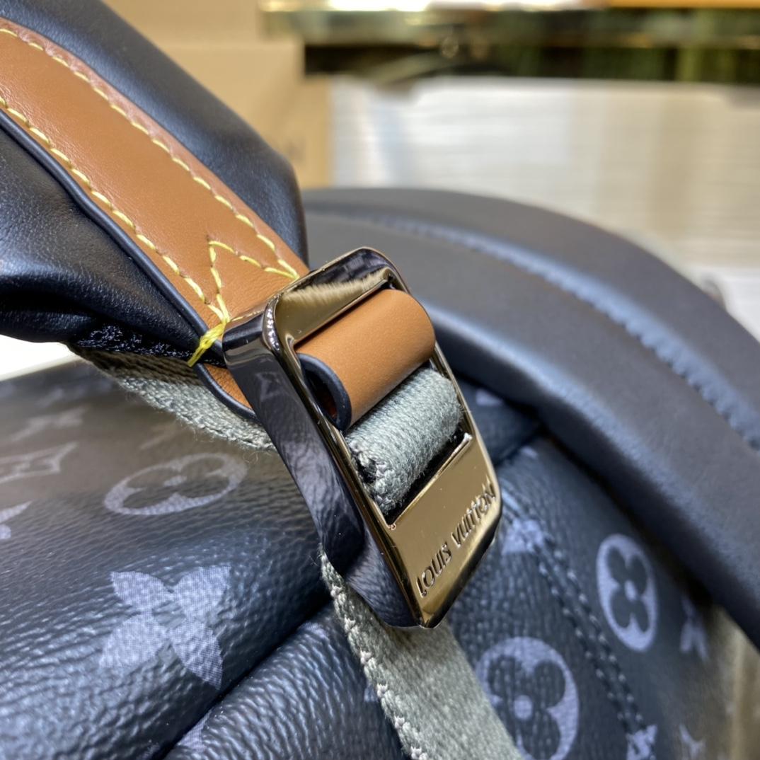 Louis Vuitton Discovery Backpack   M45218 - PerfectKickZ