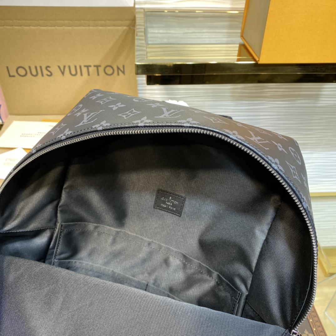 Louis Vuitton Discovery Backpack   M45218 - PerfectKickZ