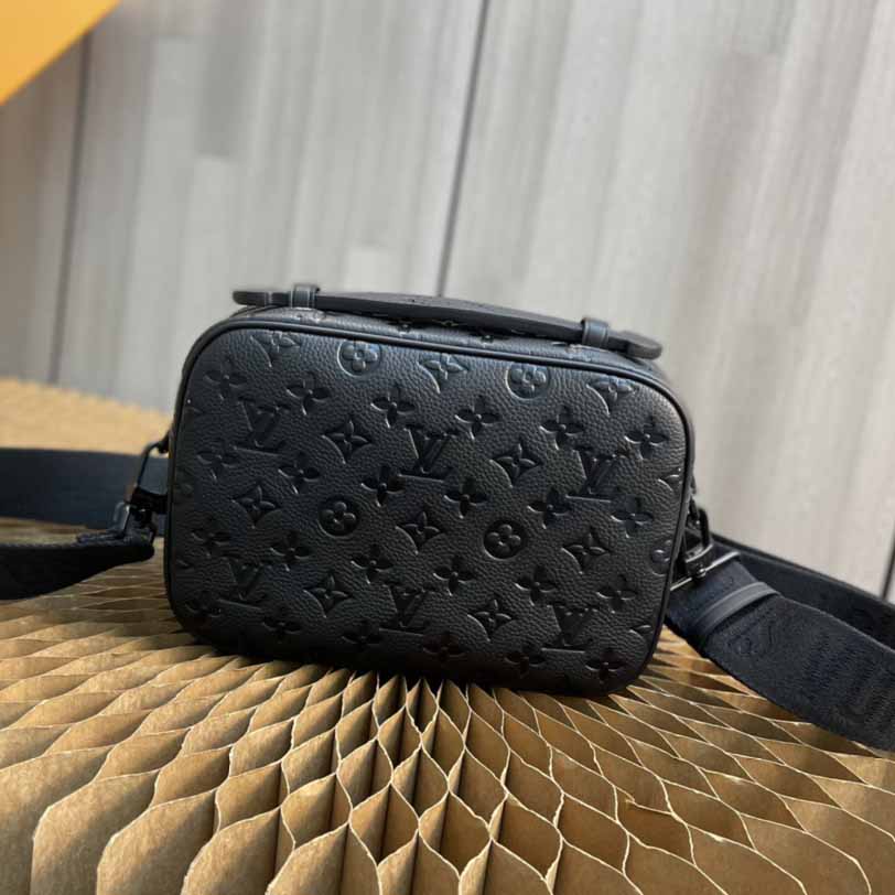 Louis VuittonS Lock Messenger   (22 x 18 x 8cm)   M58489 - PerfectKickZ