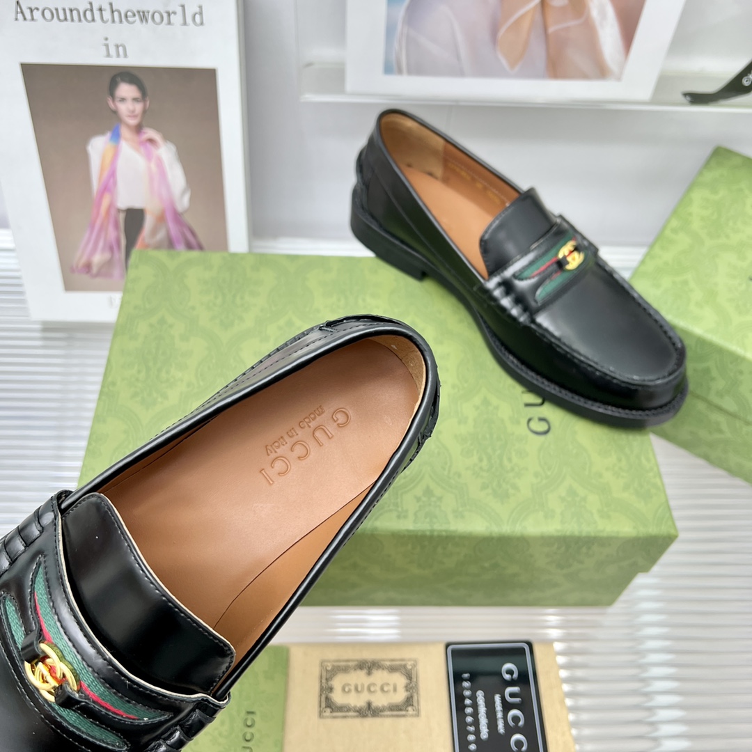 Gucci Loafer With Interlocking G - PerfectKickZ