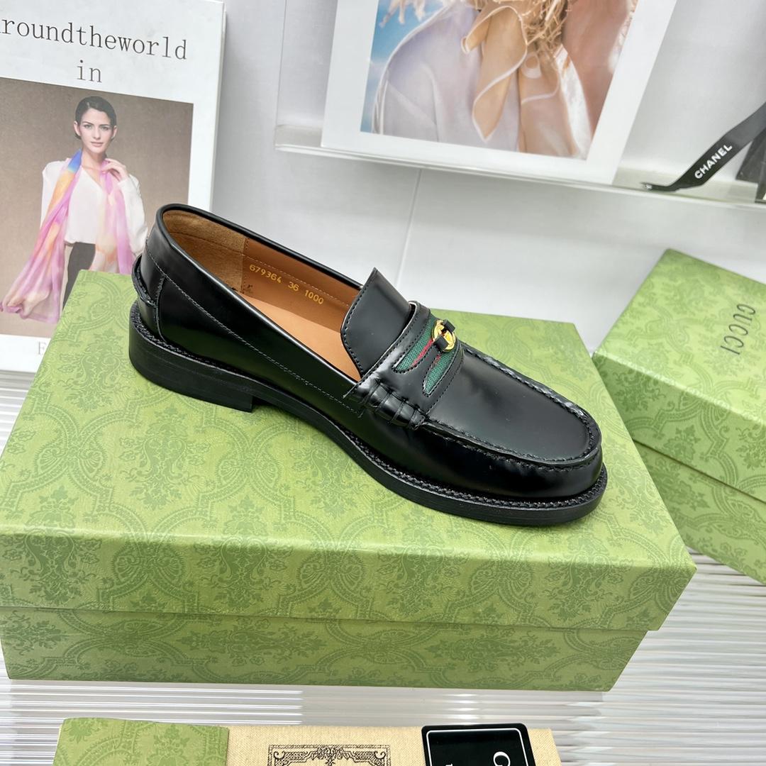 Gucci Loafer With Interlocking G - 