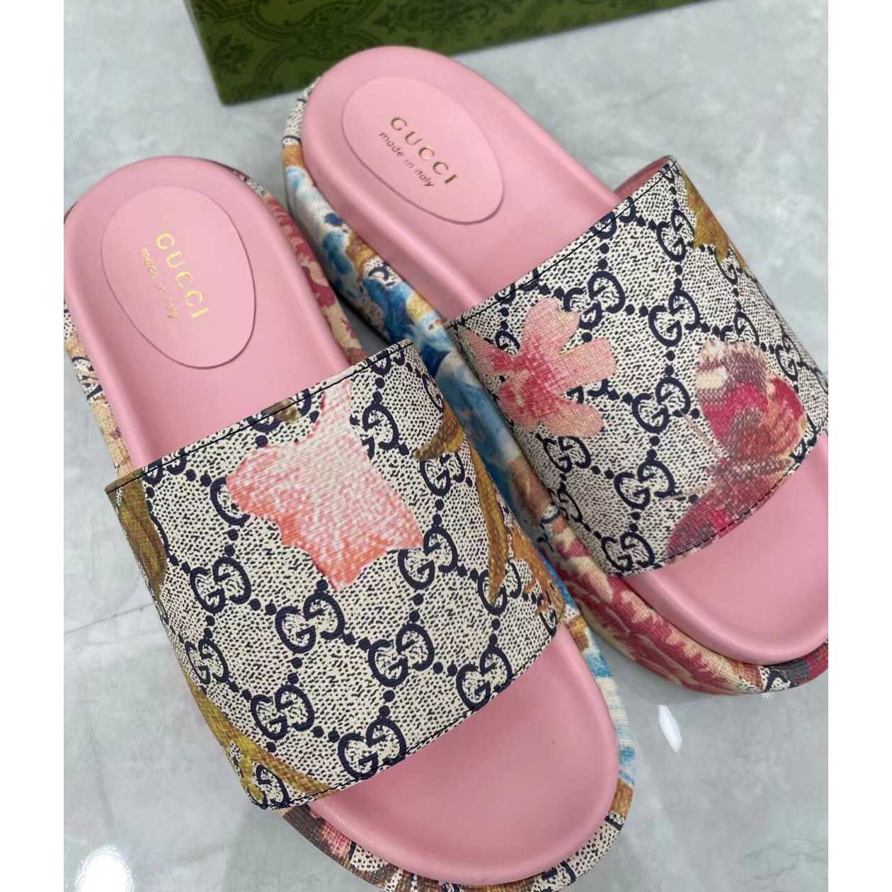 Gucci Online Exclusive Women's Flora Sandal - PerfectKickZ