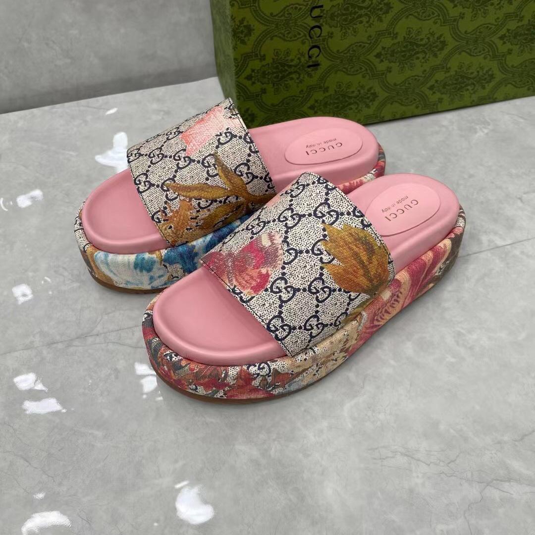 Gucci Online Exclusive Women's Flora Sandal - PerfectKickZ