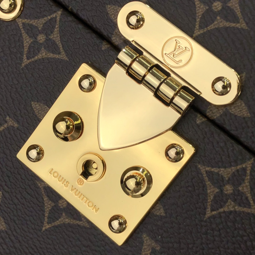 Louis Vuitton Box Monogram Canvas  M10079 - 