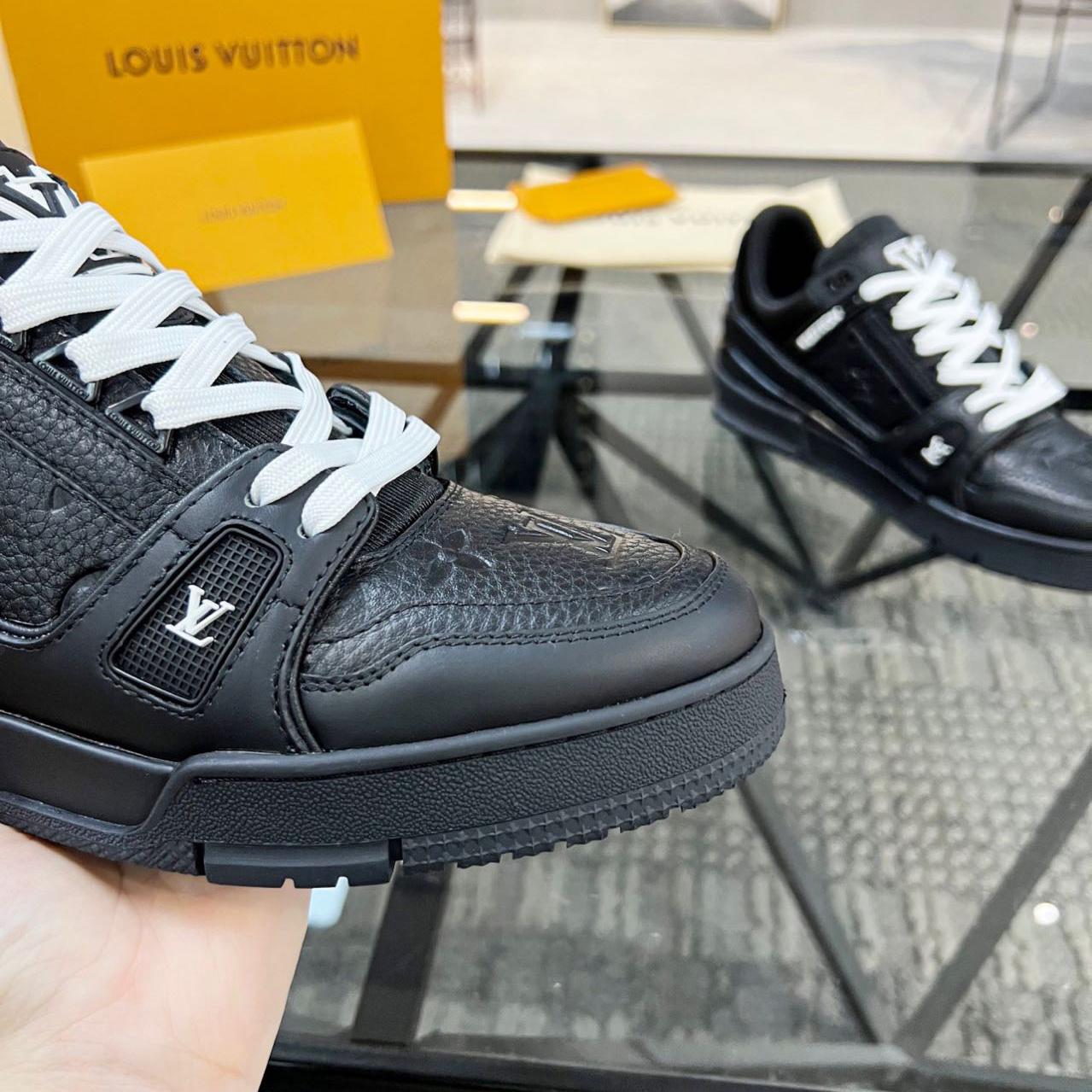 Louis Vuitton Trainer Sneaker (upon uk size)     - 