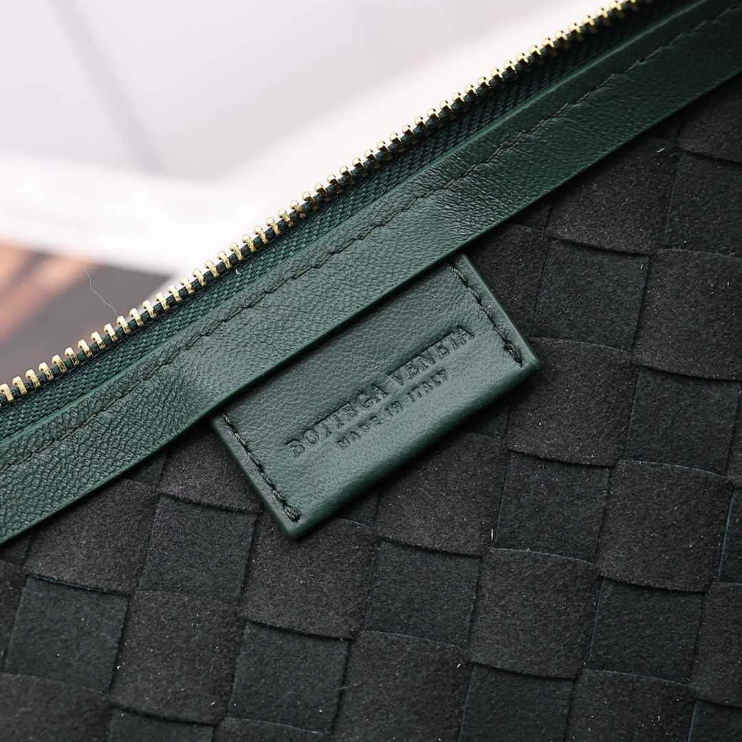 Bottega Veneta Medium Turn Pouch - PerfectKickZ