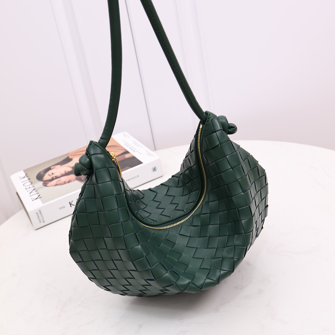 Bottega Veneta Medium Turn Pouch - PerfectKickZ