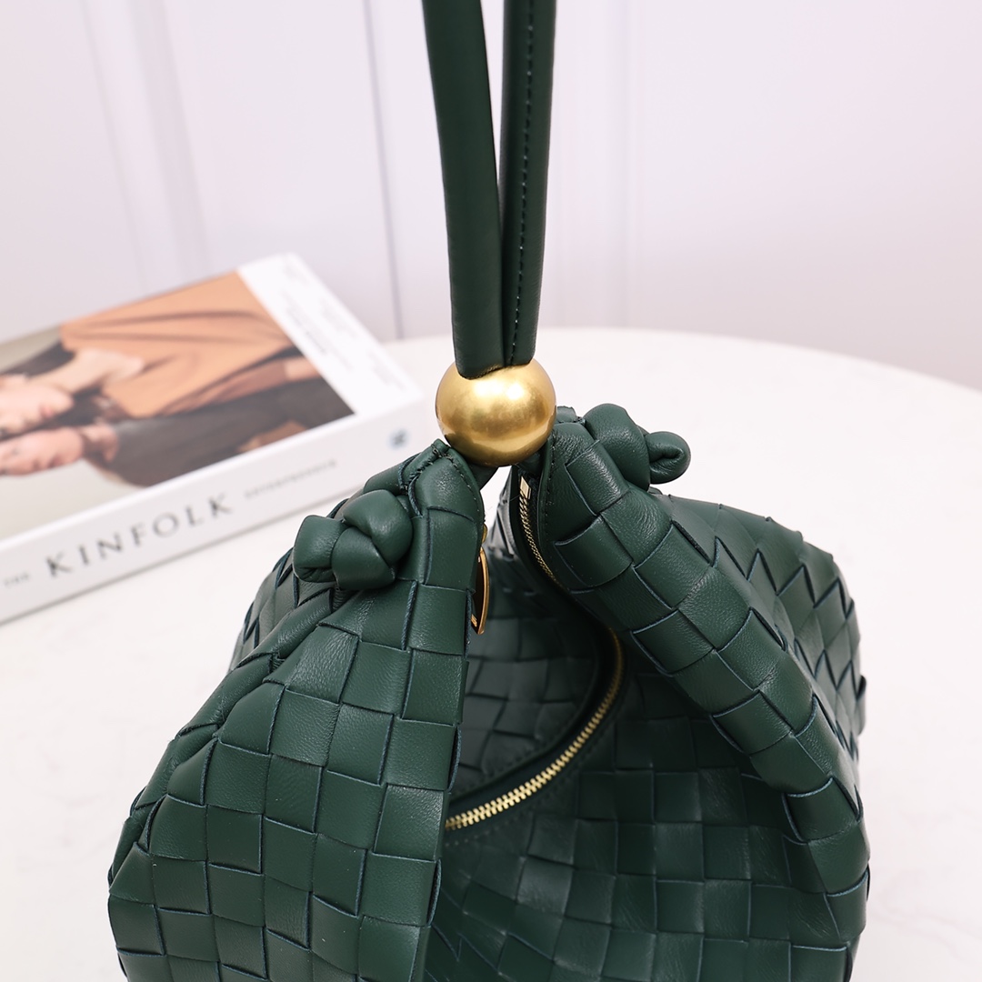 Bottega Veneta Medium Turn Pouch - PerfectKickZ