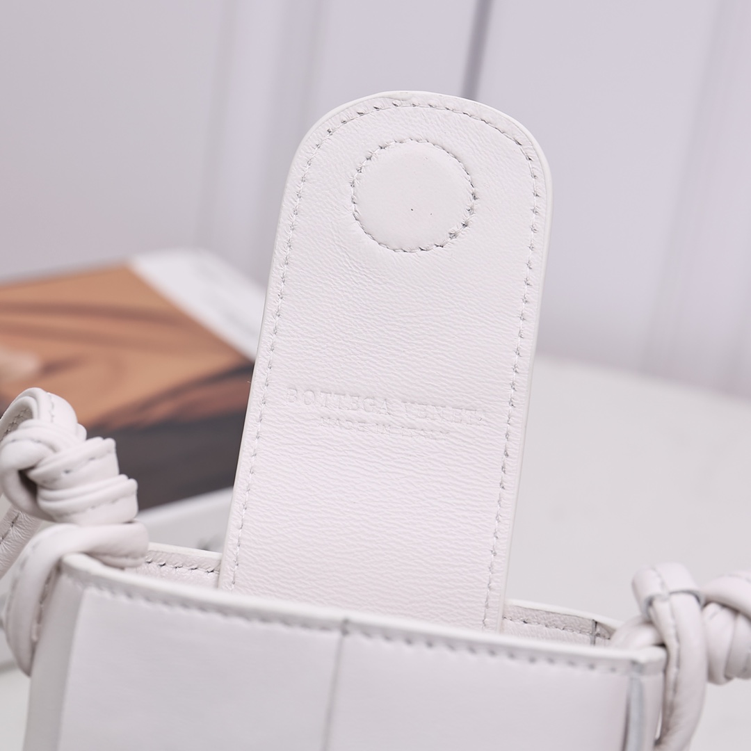 Bottega Veneta Phone Pouch - PerfectKickZ