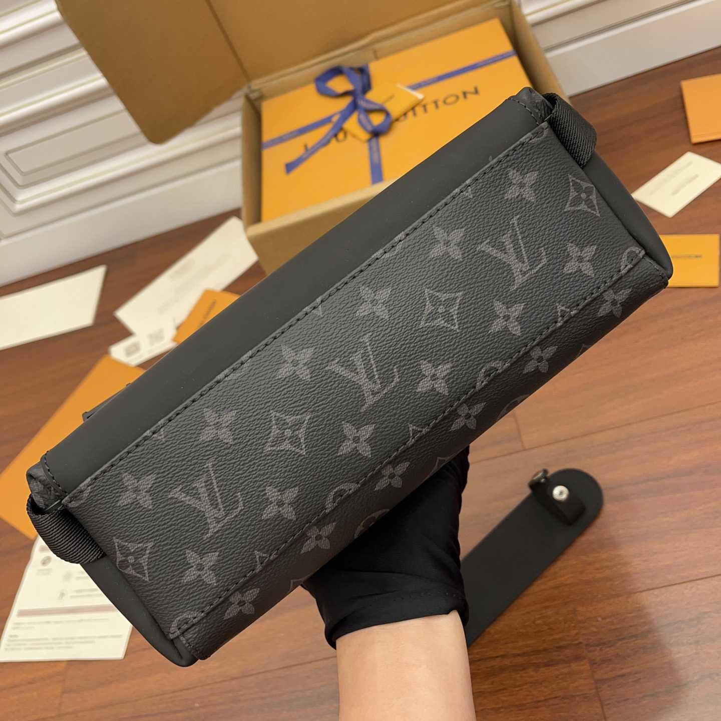 Louis Vuitton Messenger PM Voyager(33x22.5x11cm)     M40511 - PerfectKickZ