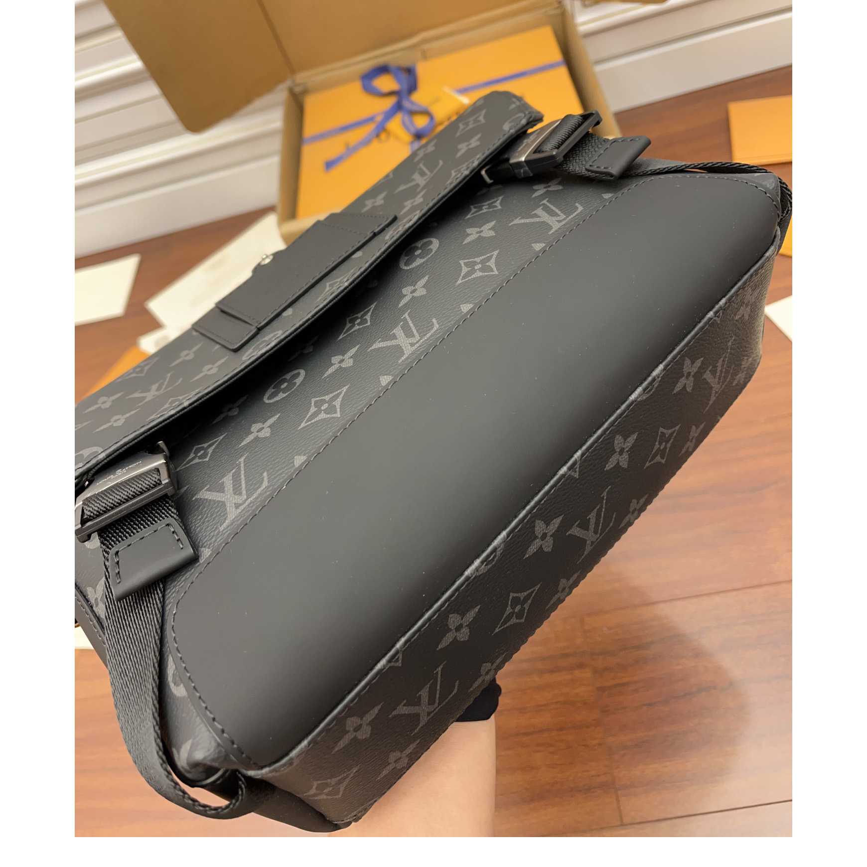 Louis Vuitton Messenger PM Voyager(33x22.5x11cm)     M40511 - PerfectKickZ