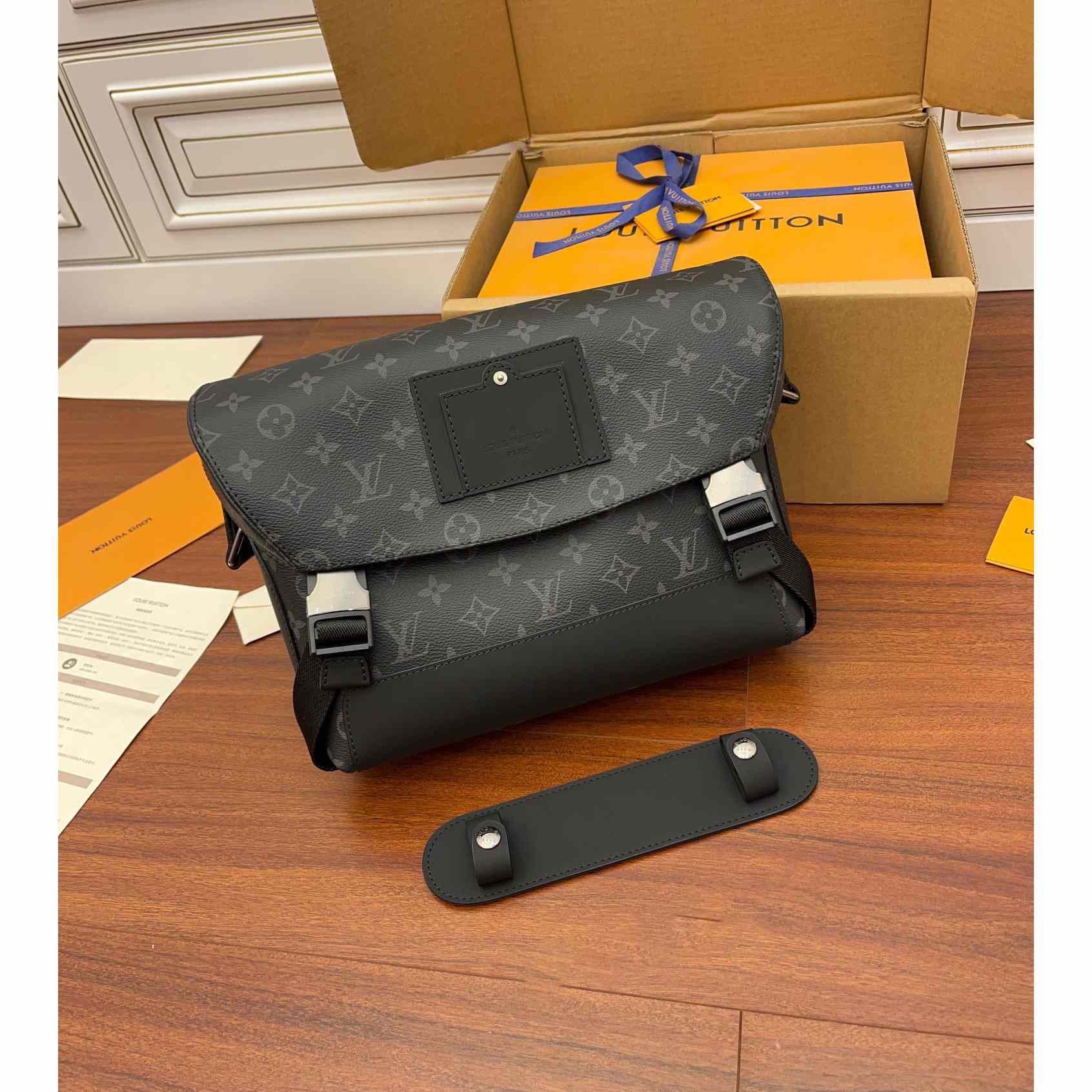 Louis Vuitton Messenger PM Voyager(33x22.5x11cm)     M40511 - PerfectKickZ