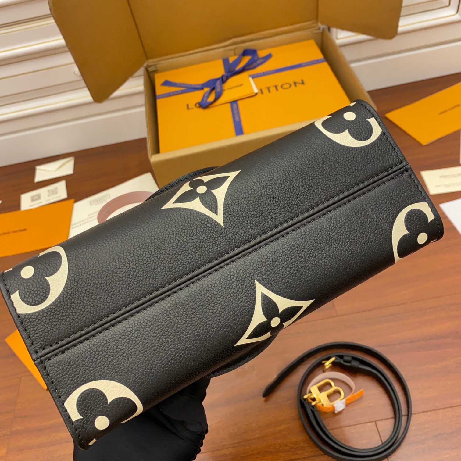Louis Vuitton OnTheGo PM     M45659 - PerfectKickZ