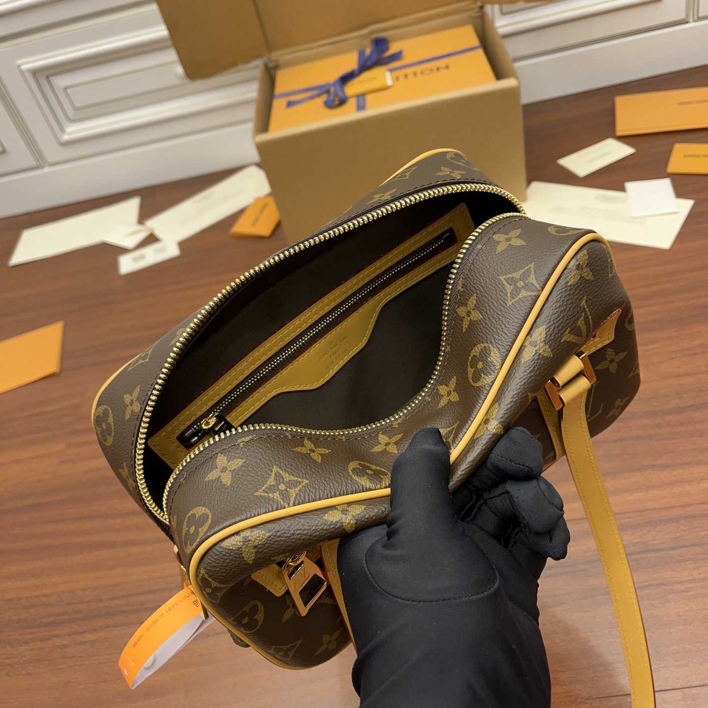 Louis Vuitton Cité    M46321 - 