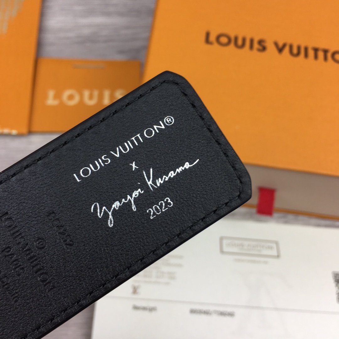 Louis Vuitton LV X YK LV Initiales 40MM Reversible Belt    - PerfectKickZ