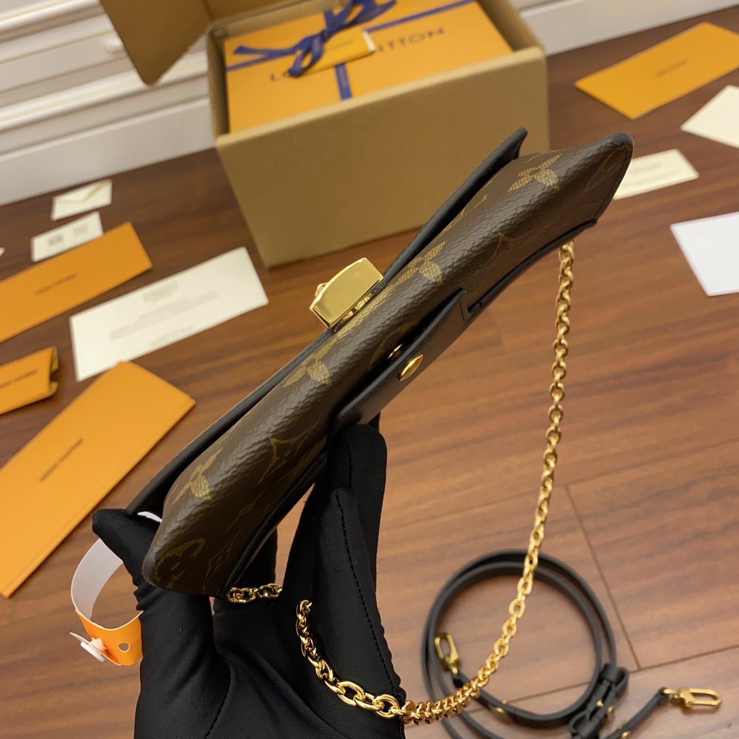 Louis Vuitton Padlock On Strap   M80559 - PerfectKickZ