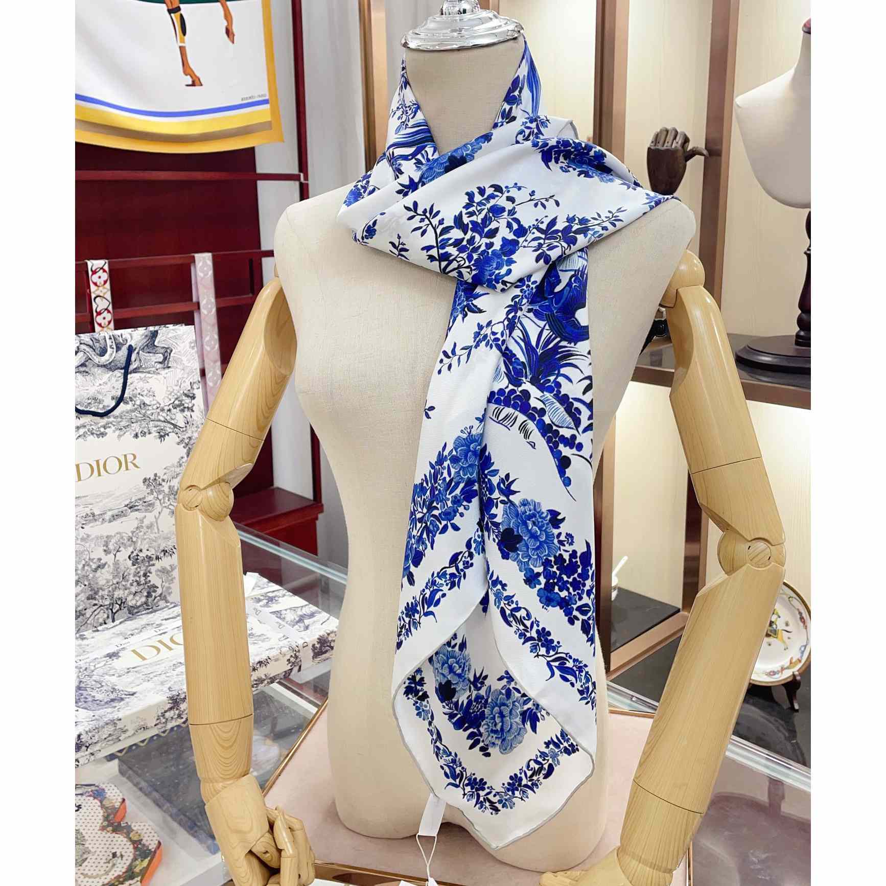 Dior Jardin d'Hiver 90 Square Scarf - 