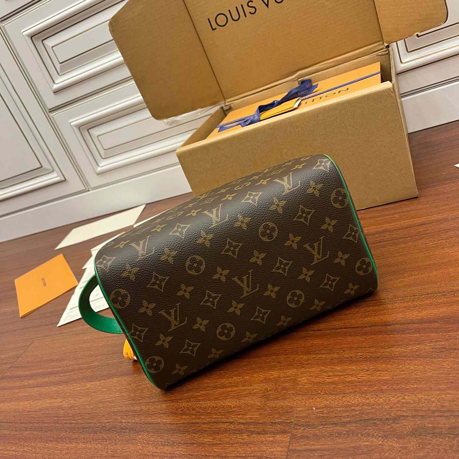 Louis Vuitton Dopp Kit Toilet Pouch   M46253 - PerfectKickZ