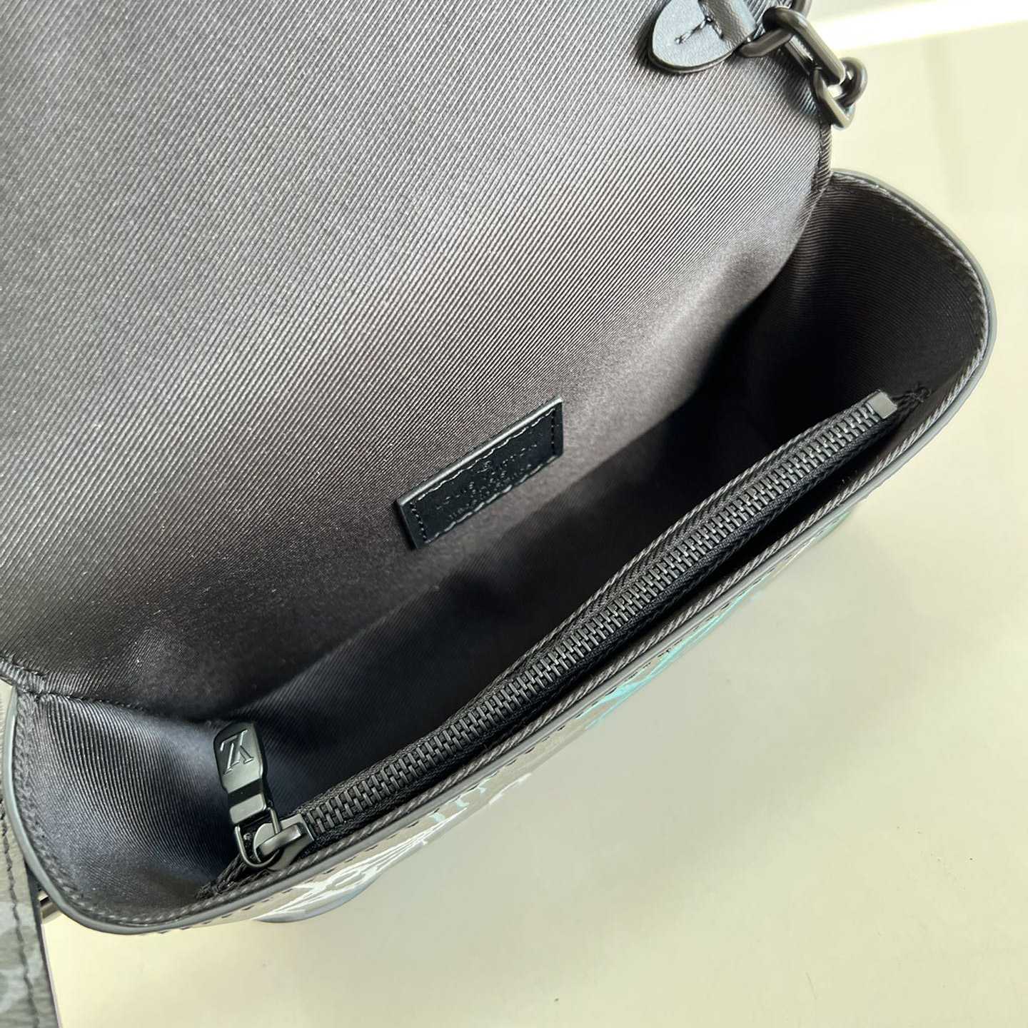 Louis Vuitton Steamer Wearable Wallet     m81852  - PerfectKickZ
