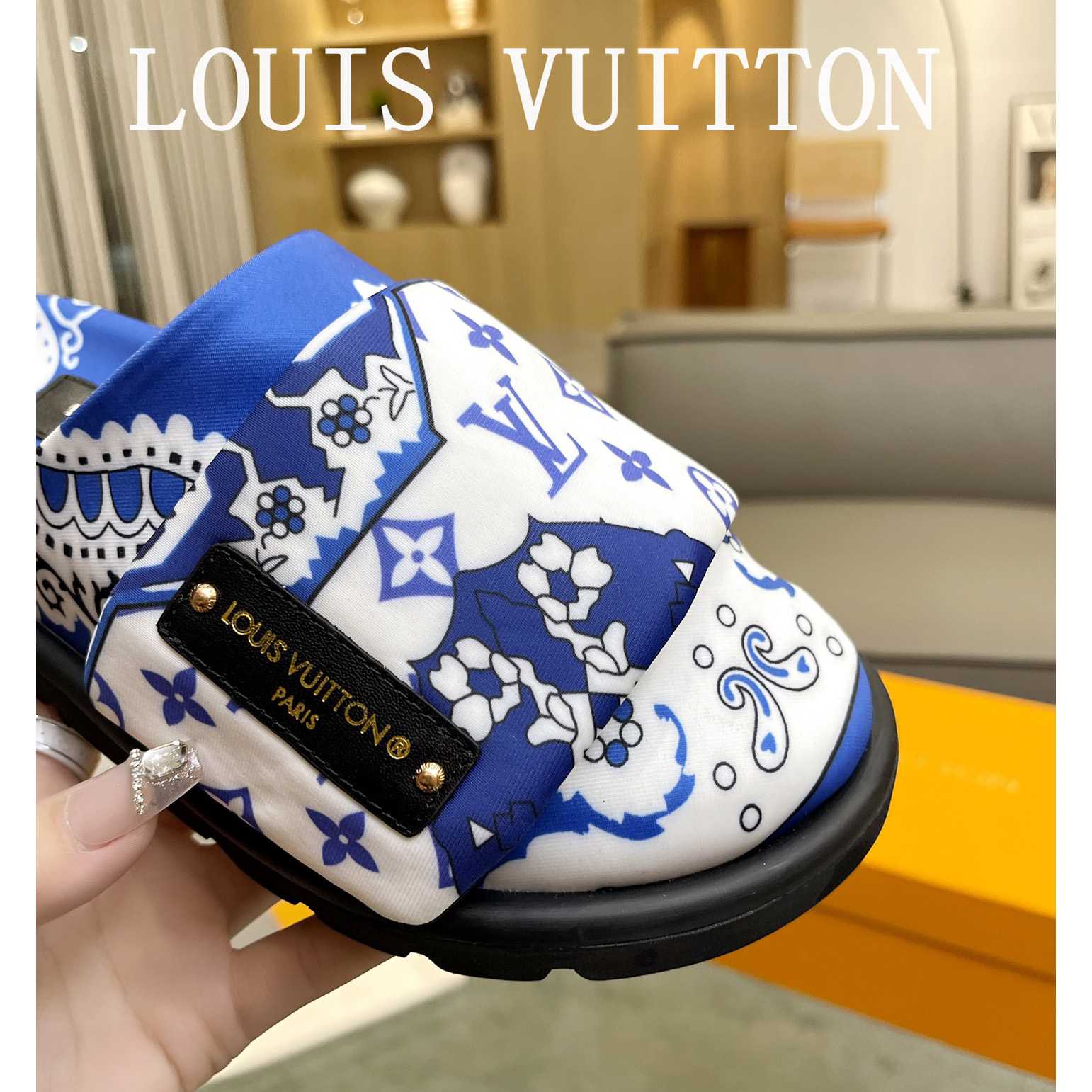Louis Vuitton Slipper Pillow Flat Comfort Mule        1AAM52 - PerfectKickZ