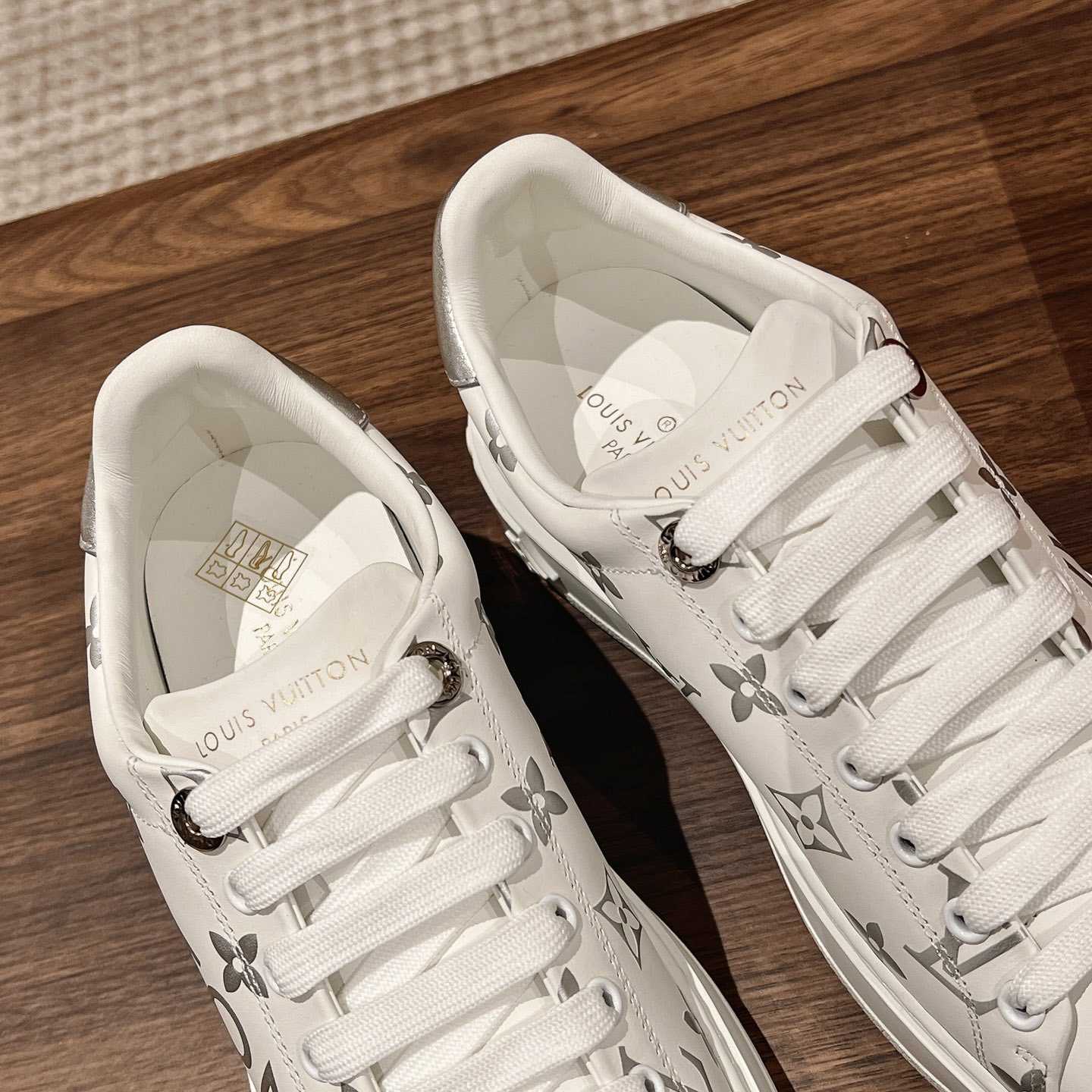 Louis Vuitton Time Out Sneaker (upon uk size)    1AAVV2 - 