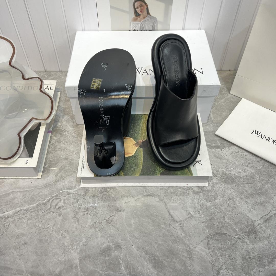 Jw Anderson Bumper-Tube Leather Mules - PerfectKickZ