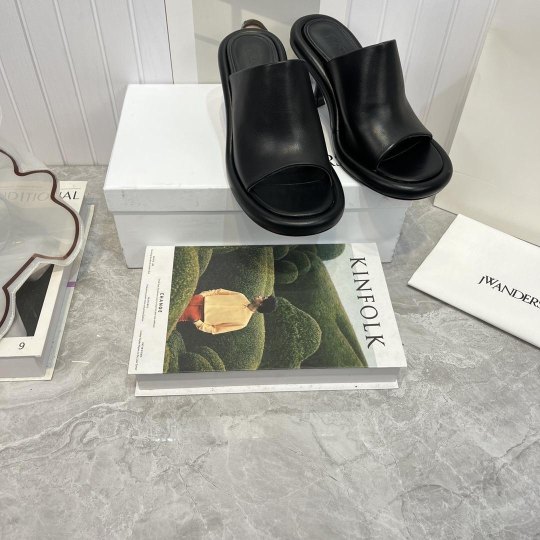 Jw Anderson Bumper-Tube Leather Mules - PerfectKickZ